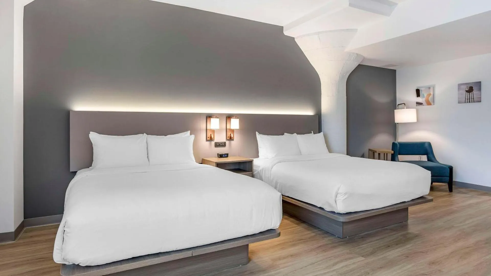 Comfort Inn & Suites Newark Liberty International Airport